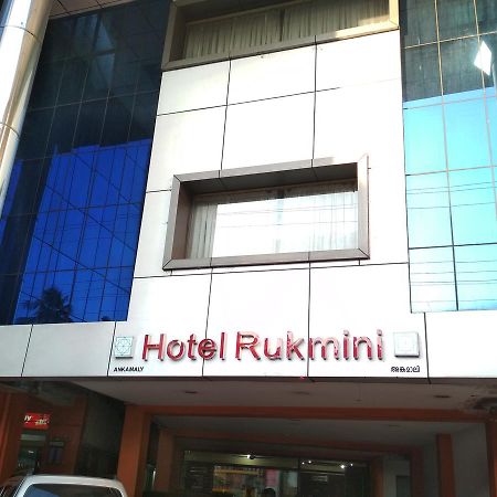 Hotel Rukmini Alwaye Bagian luar foto