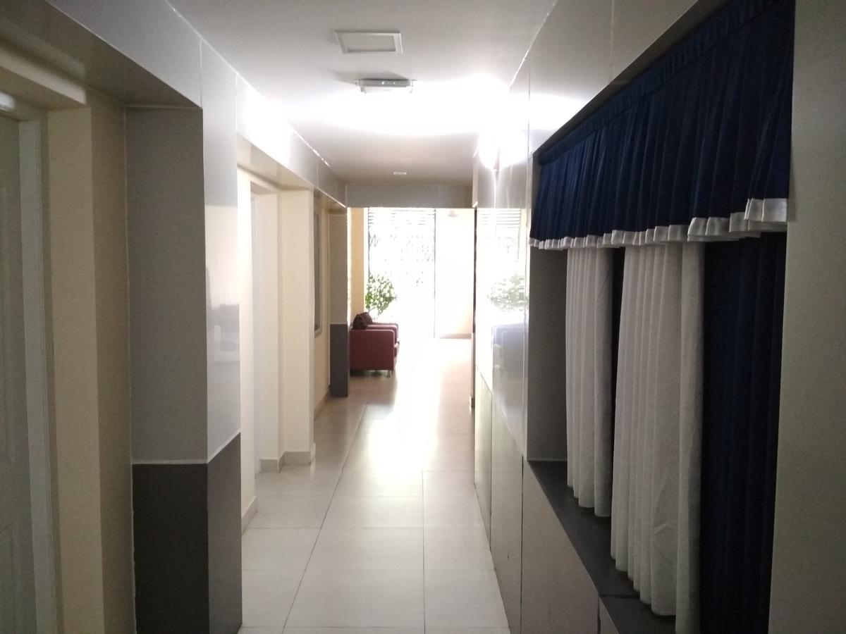 Hotel Rukmini Alwaye Bagian luar foto